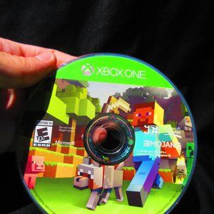 Minecraft (Microsoft Xbox One, 2018) Disc ONLY